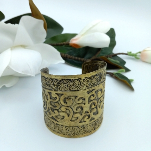 Vintage Etched Brass Open Cuff Wide Bangle Boho - Picture 9 of 9